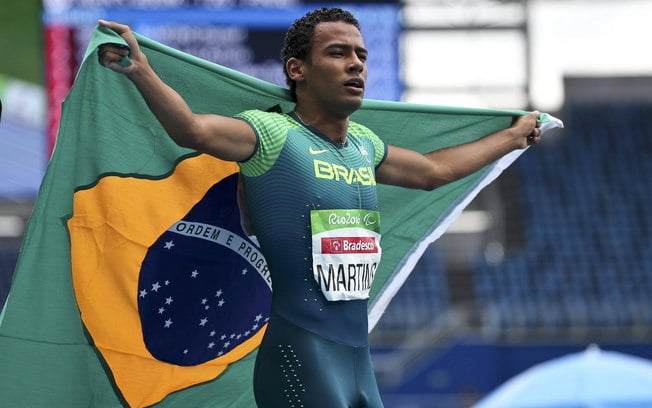 Daniel Martins quebra recorde e é ouro na Rio 2016