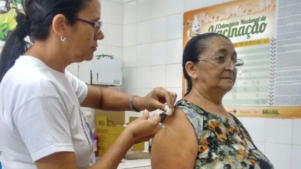 Campanha de vacinação contra a gripe termina nesta sexta-feira (26)