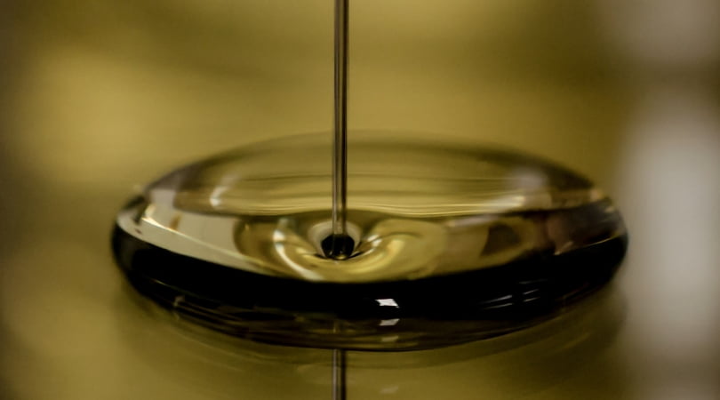 Saiba como descartar o óleo de cozinha corretamente e ainda ajudar as pessoas