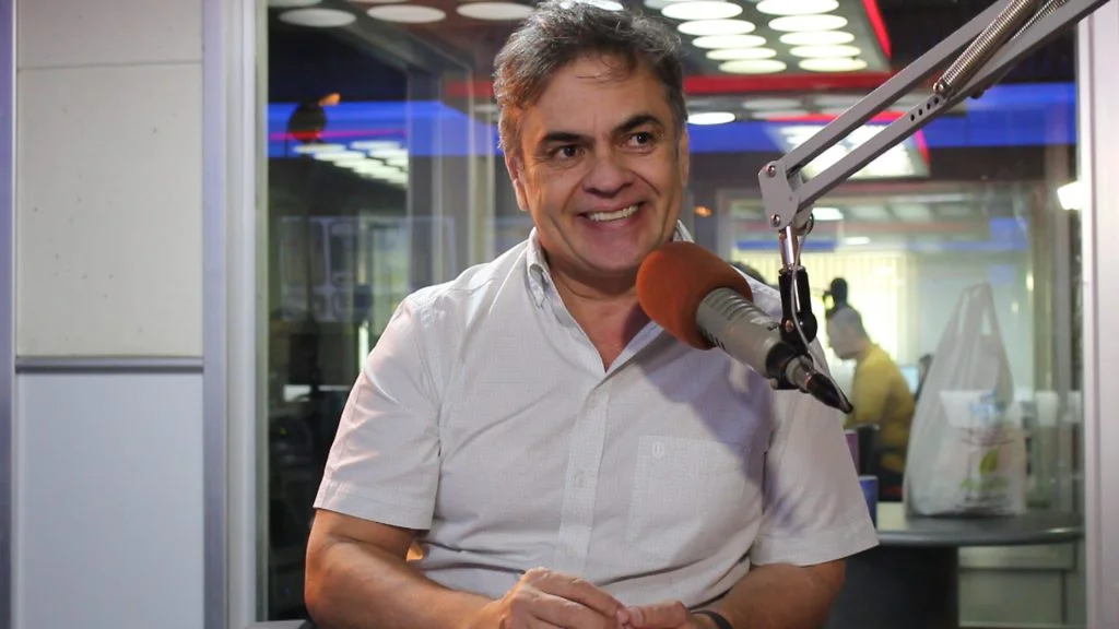 Cássio é condenado a devolver excedentes salariais do período no qual foi senador