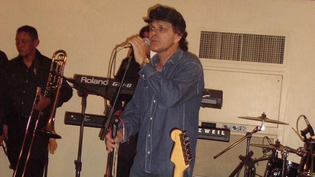 Campanha de Popularização apresenta o show “Roberto Carlos à Noite” com Henryque Bandeira