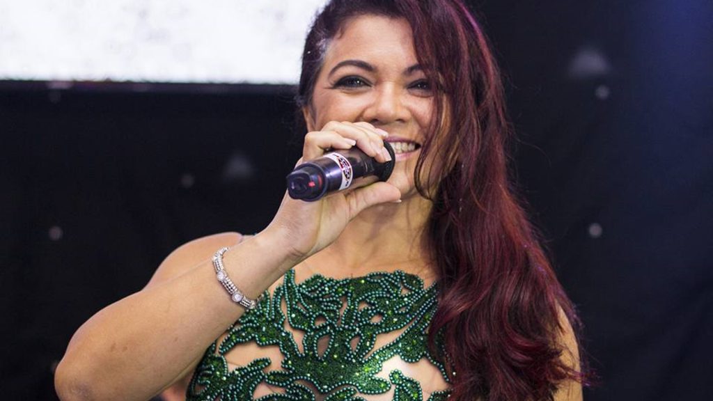 Projeto Quartas Acústicas retoma apresentações com show de Verônica Ryos e banda