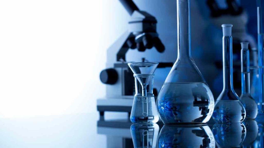 Farmácia Escola da UEPB intensifica produção de álcool em gel