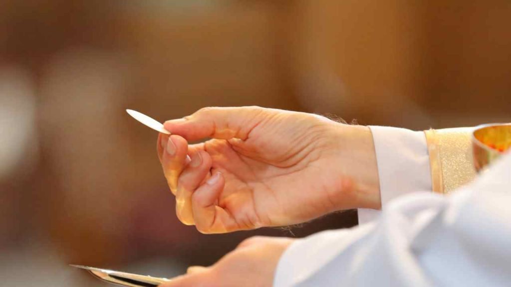 Novo decreto suspende temporariamente missas e cultos em Campina Grande