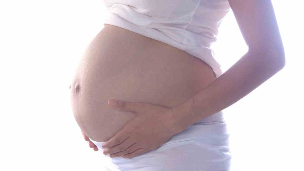 Superlotação em maternidades e medo da Covid-19 preocupam gestantes