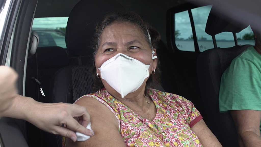 Campanha de vacinação da Influenza será por rua e idosos de áreas descobertas podem agendar pelo Whatsapp