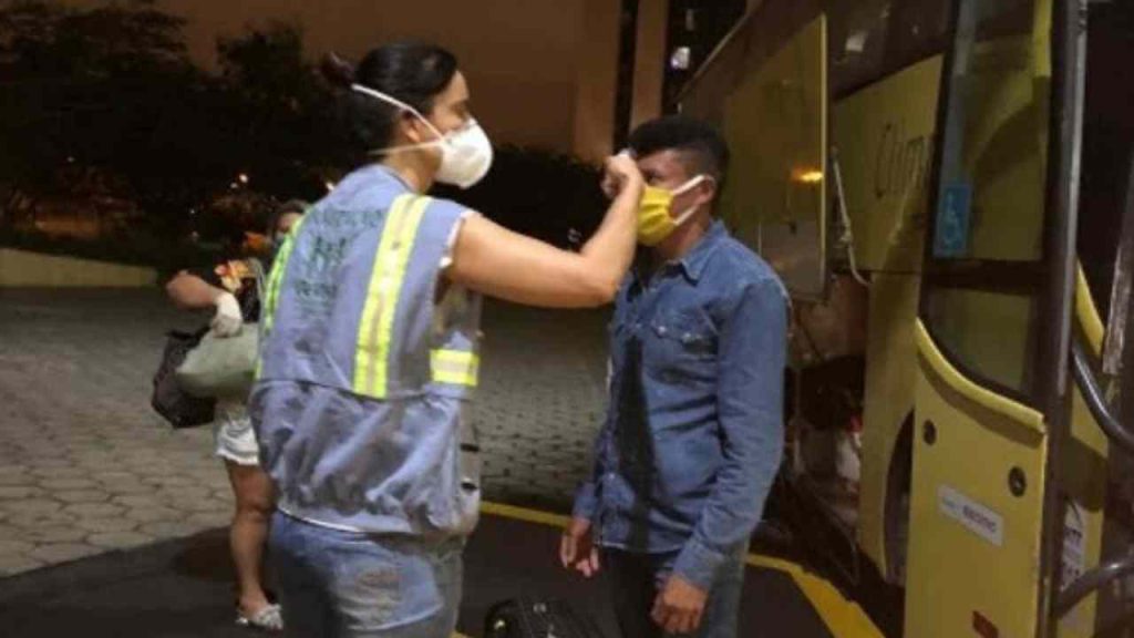 Prefeitura faz barreira sanitária com termômetros na Rodoviária de Campina Grande