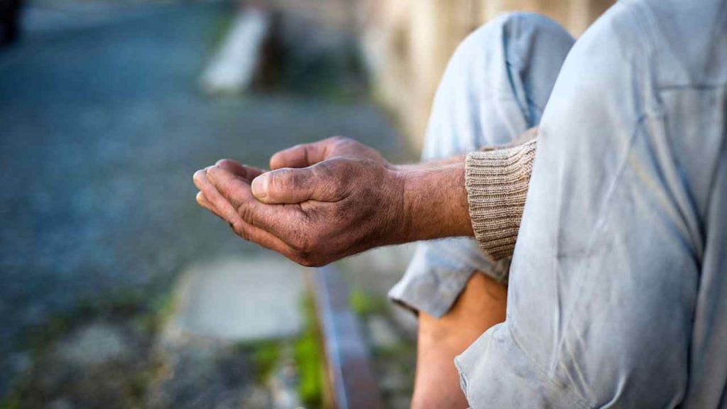 Moradores de rua em CG ficam vulneráveis para o coronavírus e sofrem com os efeitos da crise