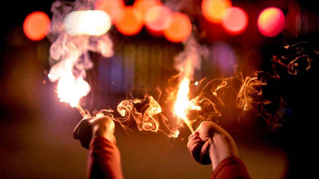 Comerciantes de fogos de artifício estimam prejuízo de 80% nas vendas este ano