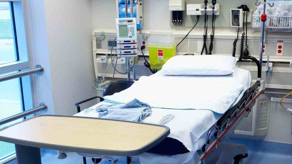 Governador sanciona lei que proíbe hospitais privados de recusar atendimento a paciente com Covid-19