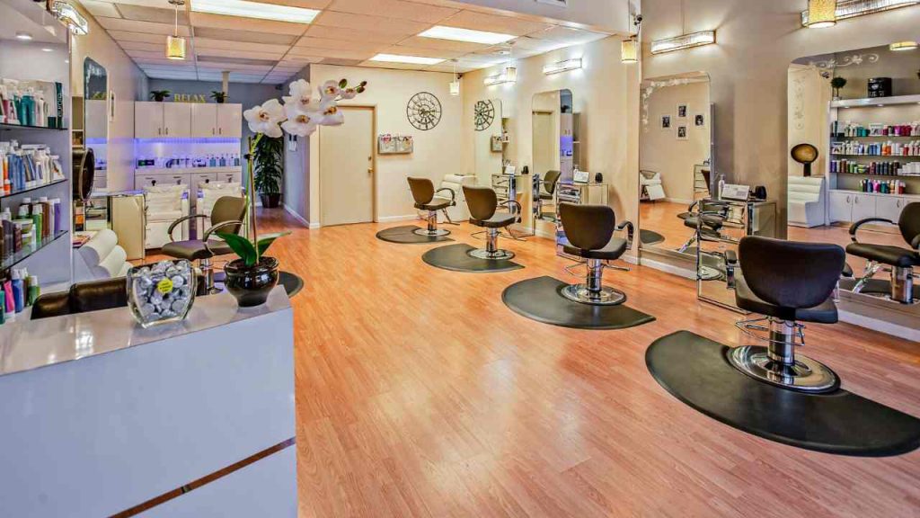 Profissionais de beleza relatam tristeza com decisão de Romero que contraria decreto de Bolsonaro