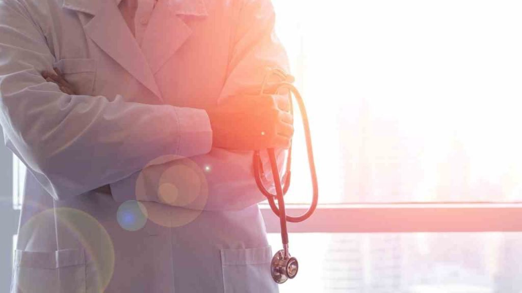 Em meio a denúncias de condições precárias no Isea, PMCG anunciou chamamento para contratar pediatras