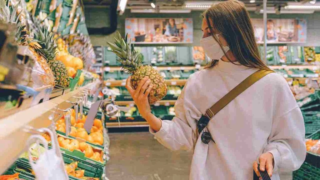Intenção de consumo das famílias continua em queda