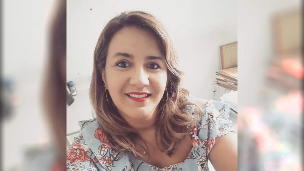 Jornalista Karina Paula Araújo morre aos 48 anos de Covid-19