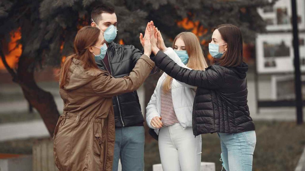 População de 18 a 59 anos deve começar a ser vacinada a partir de junho, diz secretário estadual