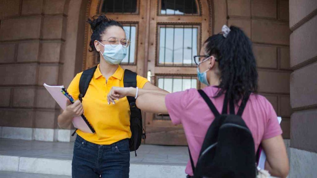 Governo estadual lança programa que vai contemplar 200 mil estudantes e 12 mil professores