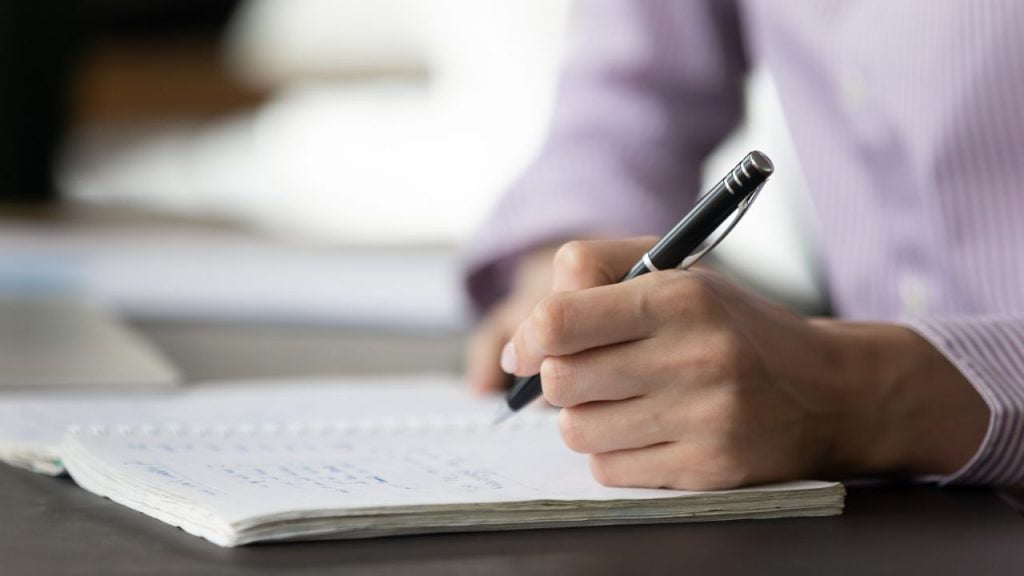 Parceria com a Rádio Campina FM oferece qualificação na formação dos estudantes do curso de Jornalismo