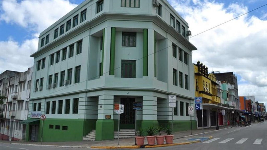 Biblioteca Municipal Félix Araújo é reaberta ao público