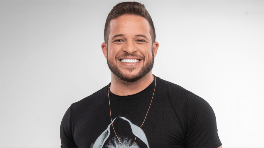 O humorista Flávio Andradde apresenta novo show em Campina Grande