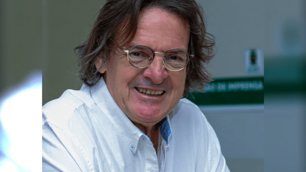 Cartunista Fred Ozanan integra exposição em homenagem aos 100 anos de Darcy Ribeiro