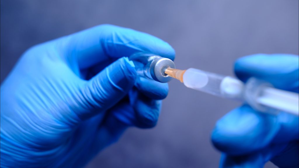 CG iniciou a aplicação da vacina bivalente em pessoas a partir de 18 anos