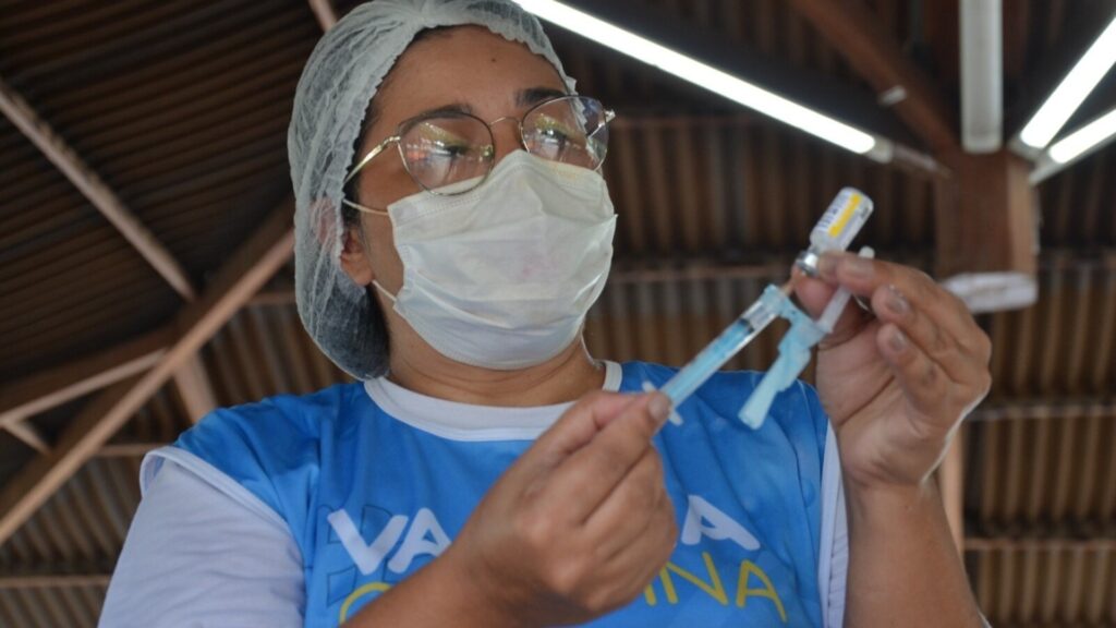 CG realiza dia D de Multivacinação e imunização de Influenza e Covid-19 neste sábado (22)