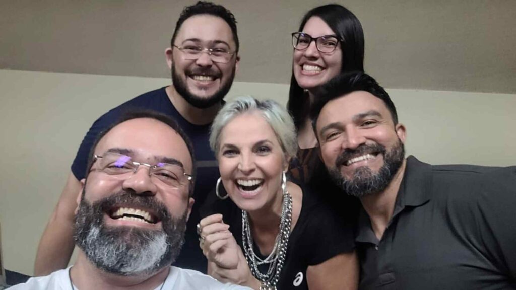 Cantora Isabella Taviani celebra 55 anos em show na Rainha da Borborema