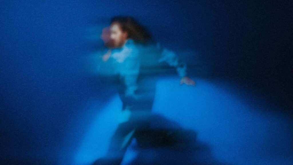 Tem novidade do cantor Vitor Kley na programação da Campina Fm