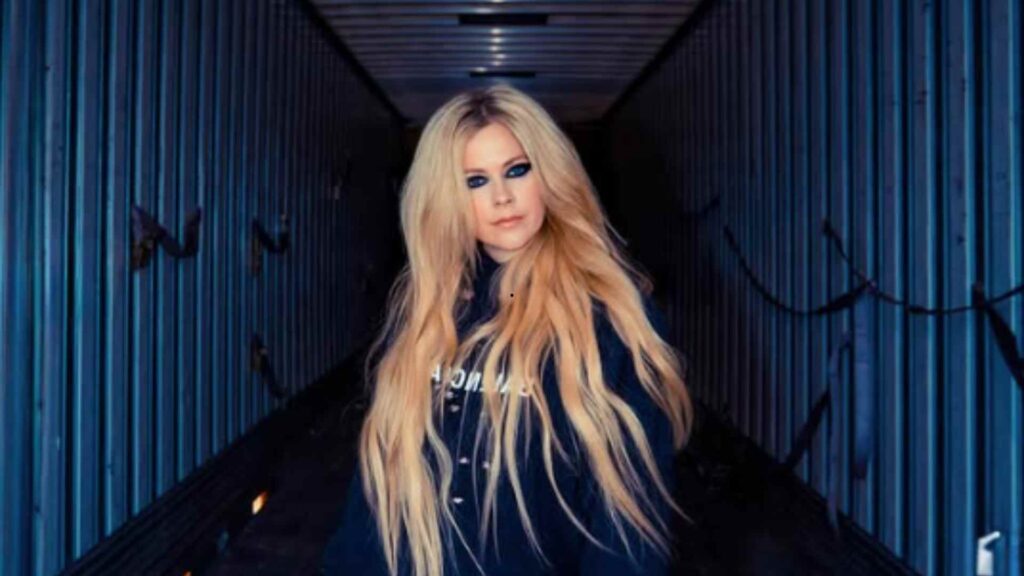 Avril Lavigne estará de volta ao Brasil em 2025