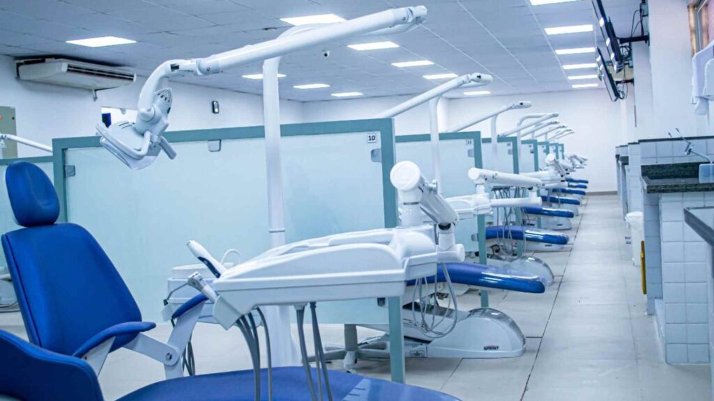 Centro Universitário oferece serviços odontológicos acessíveis à população