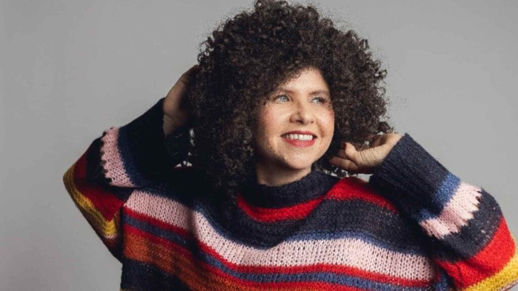 Roberta Campos apresenta “Gérbera”, single que antecede o disco “Coisas de Viver”